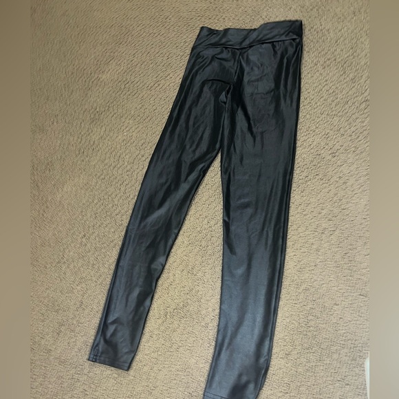 Boohoo leather pants - Picture 2 of 3